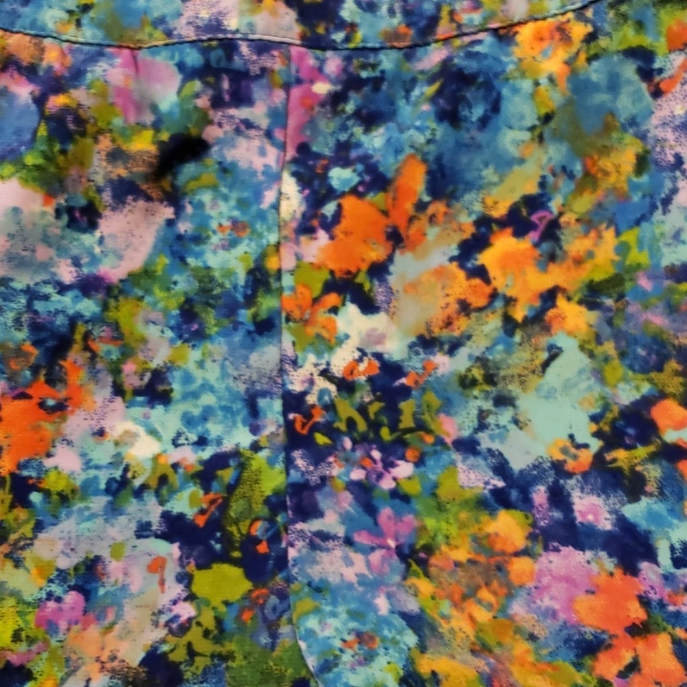 Shorts - Picture 7 of 8